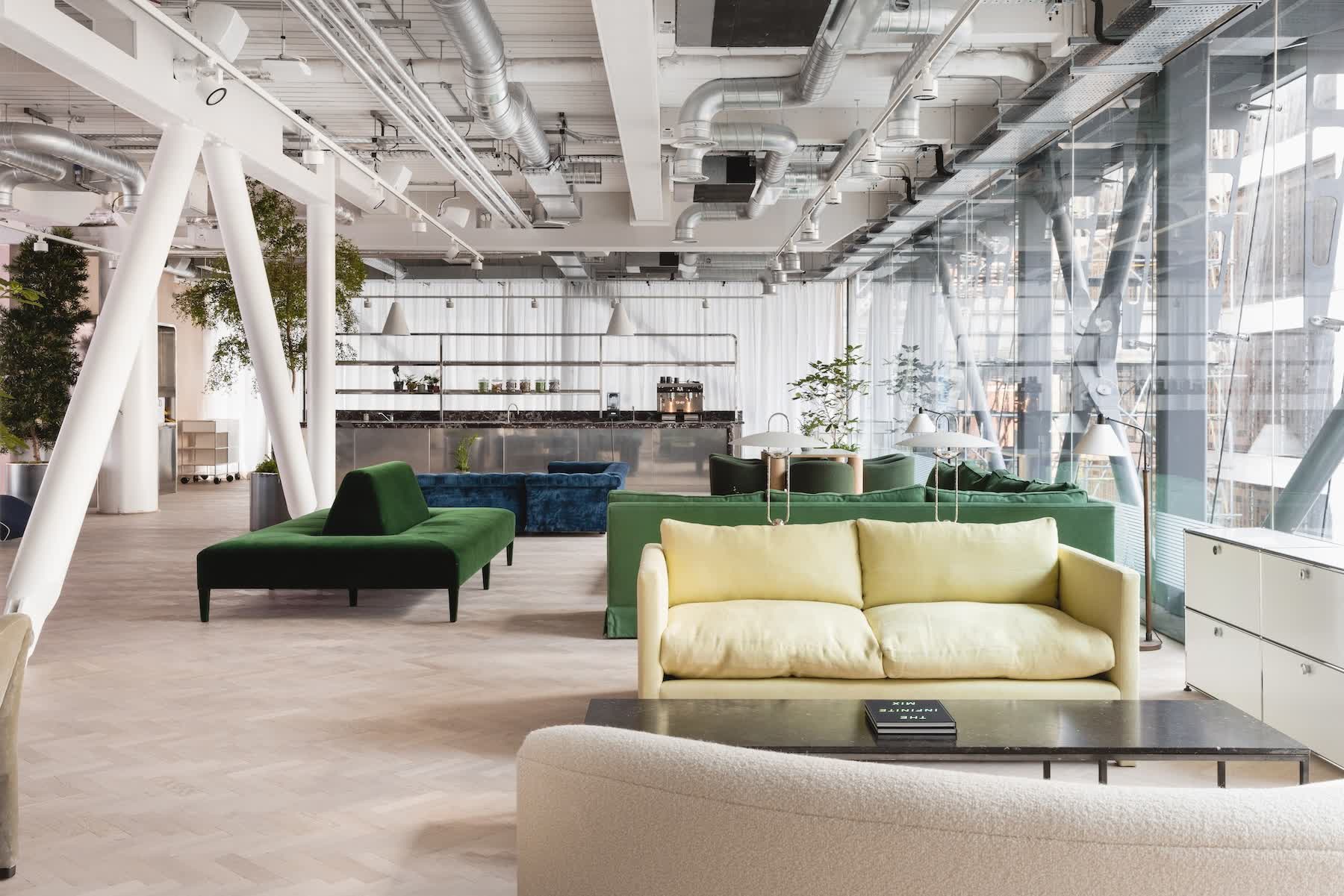 The Challenge: 100+ Providers, Zero Unified Visibility